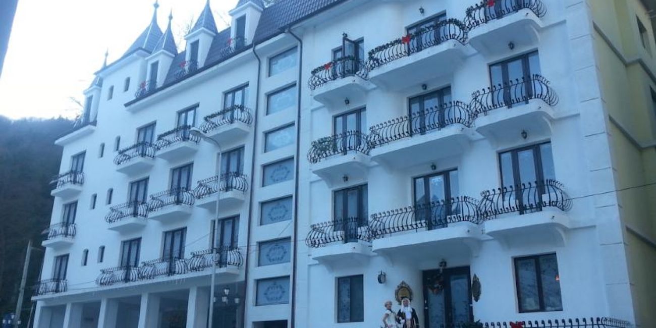 Hotel Coroana Moldovei 4*  Slanic Moldova 