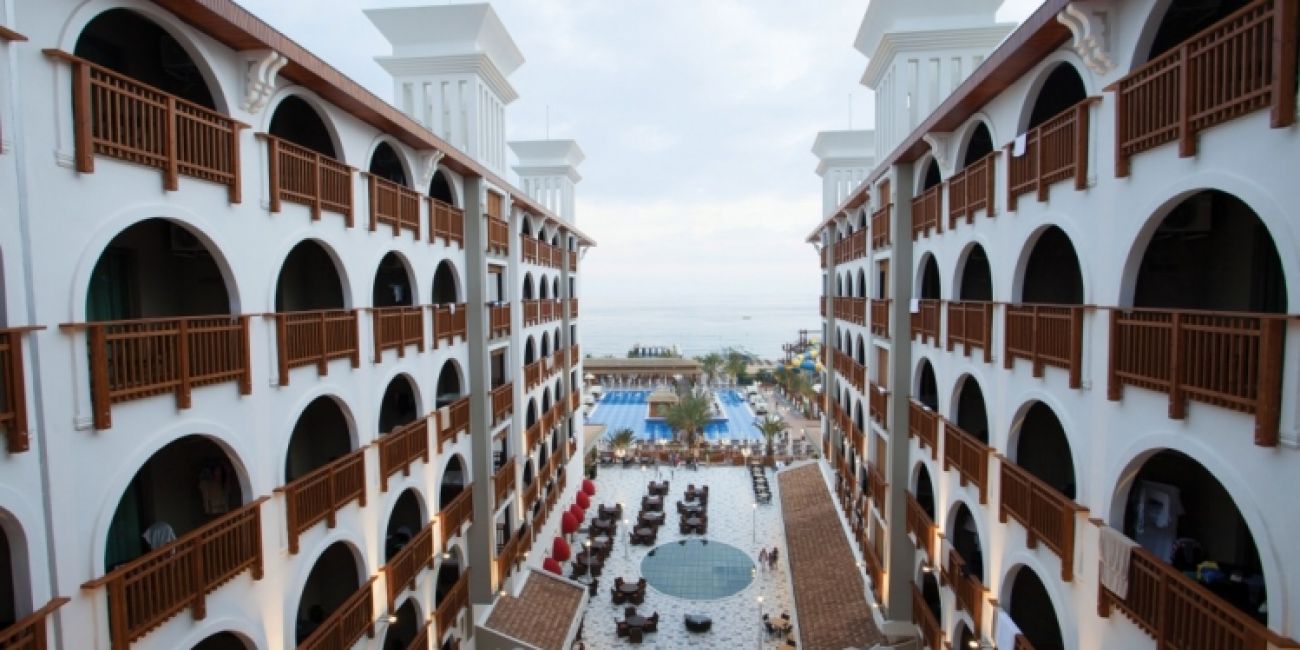 Hotel Quattro Beach Resort & Spa 5* Alanya 