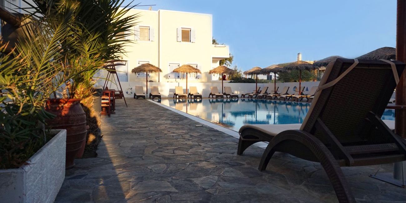 Alexandra Studios & Apartments 3*  Santorini 