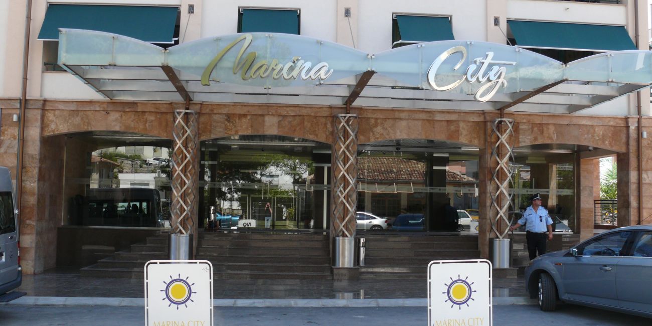 Aparthotel Marina City 3*  Balchik 