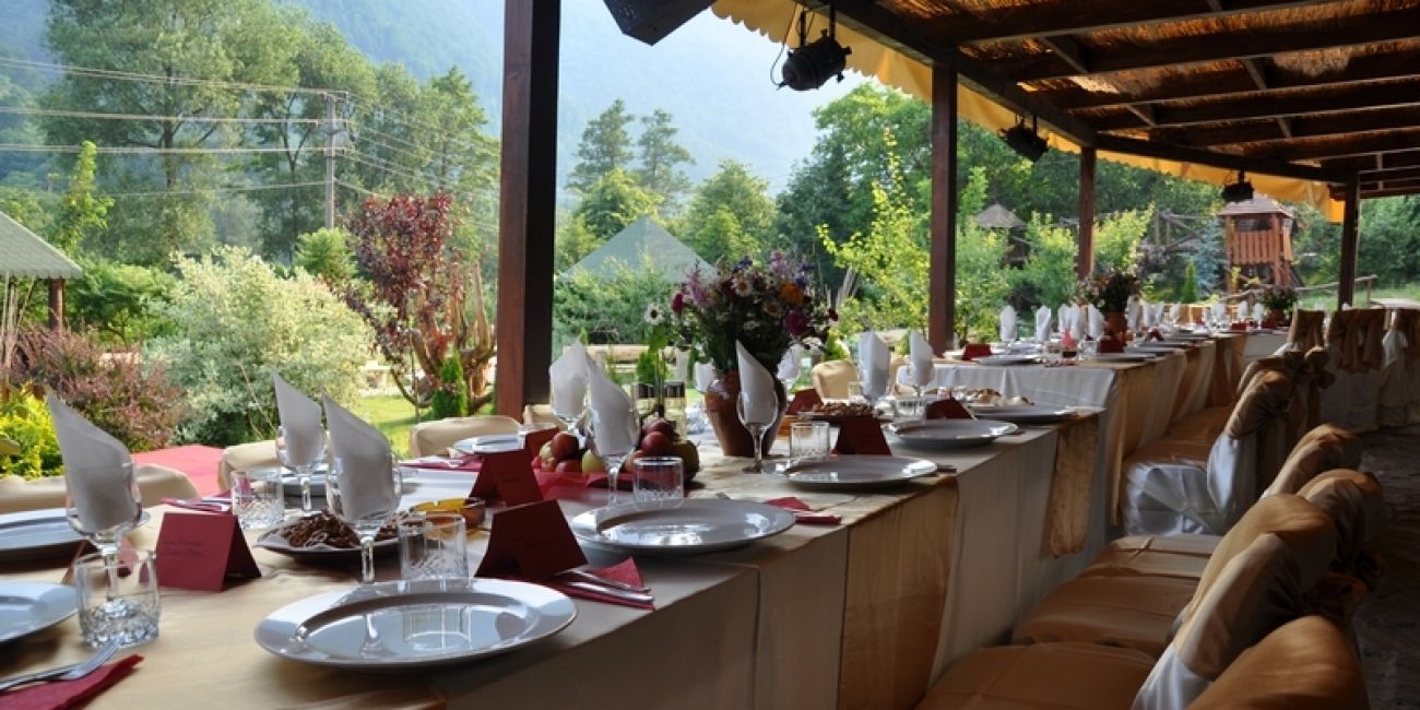 Complex Turistic Valahia 4*/3* - Demipensiune + Masa Festiva Craciun Voineasa 