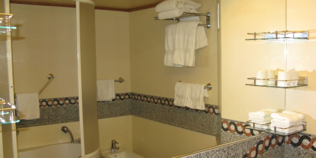 Croaziera pe Vasul Costa Atlantica 4* - Pensiune Completa  Savona 
