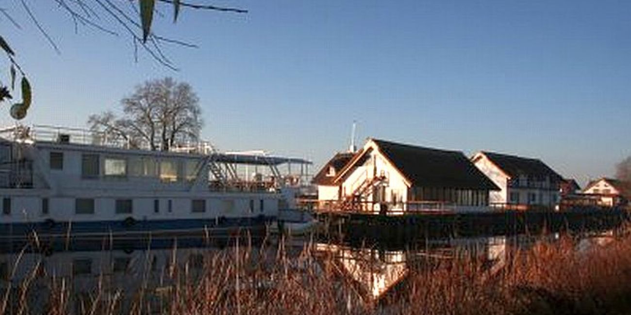 Danube Delta Resort 4*  Delta Dunarii 