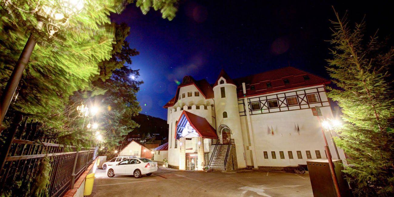 Hotel Acasa la Dracula 4*  Poiana Brasov 