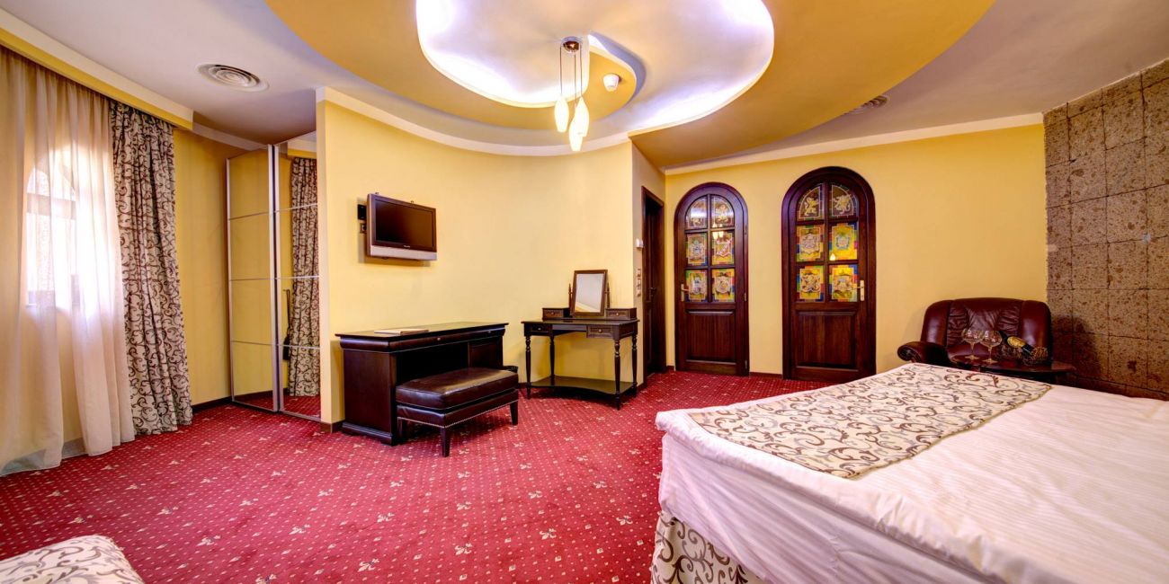 Hotel Acasa la Dracula 4*  Poiana Brasov 