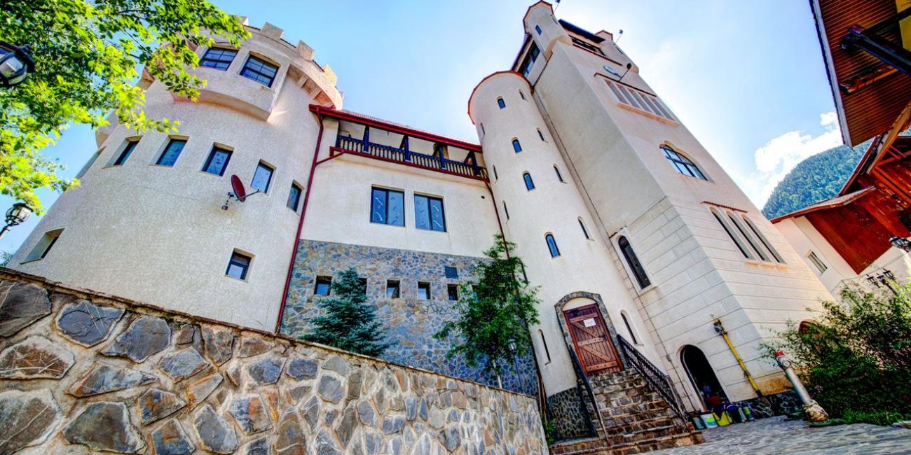 Hotel Acasa la Dracula 4*  Poiana Brasov 