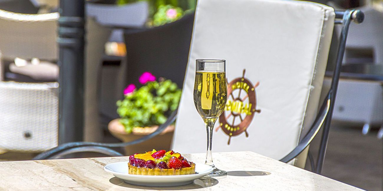 Hotel Admiral 5*  Nisipurile de Aur 