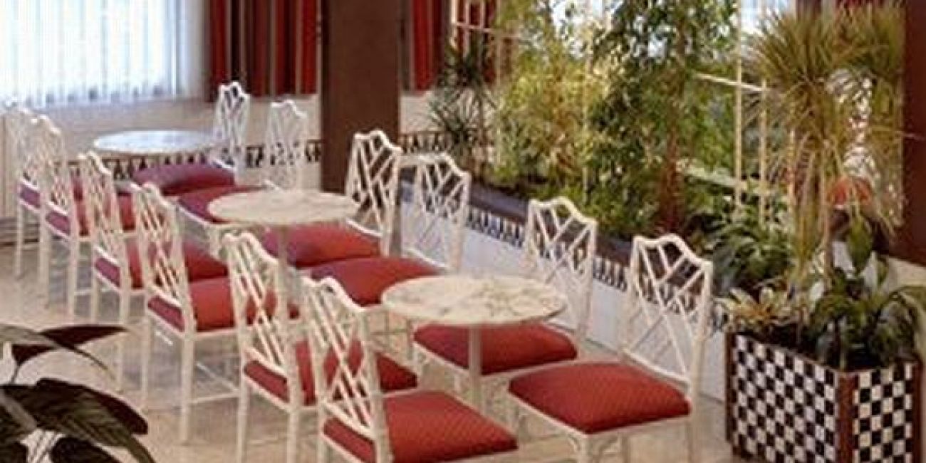 Hotel Alhambra 3* ( Individual )  - Demipensiune / Pensiune Completa  Santa Susana  