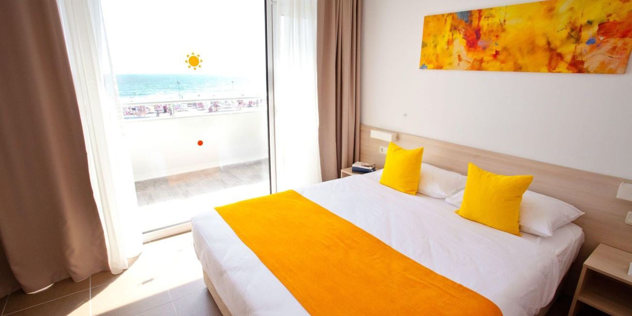 Hotel AluaSun Helios Beach 3*  Obzor 