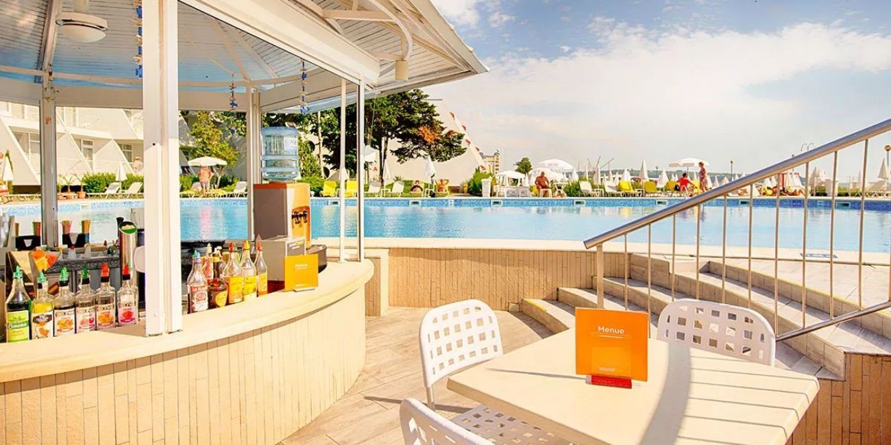 Hotel AluaSun Helios Beach 3*  Obzor 