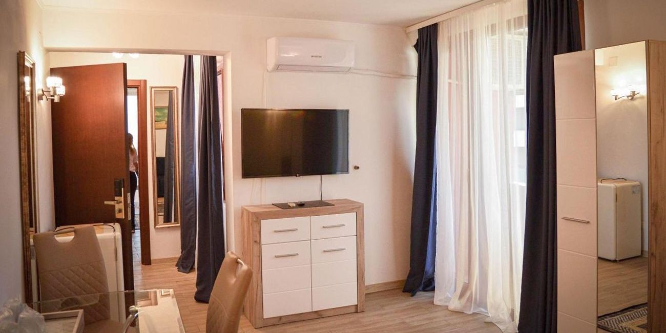Hotel Astoria Mamaia 3*  Mamaia 