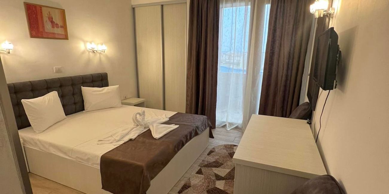 Hotel Astoria Mamaia 3*  Mamaia 