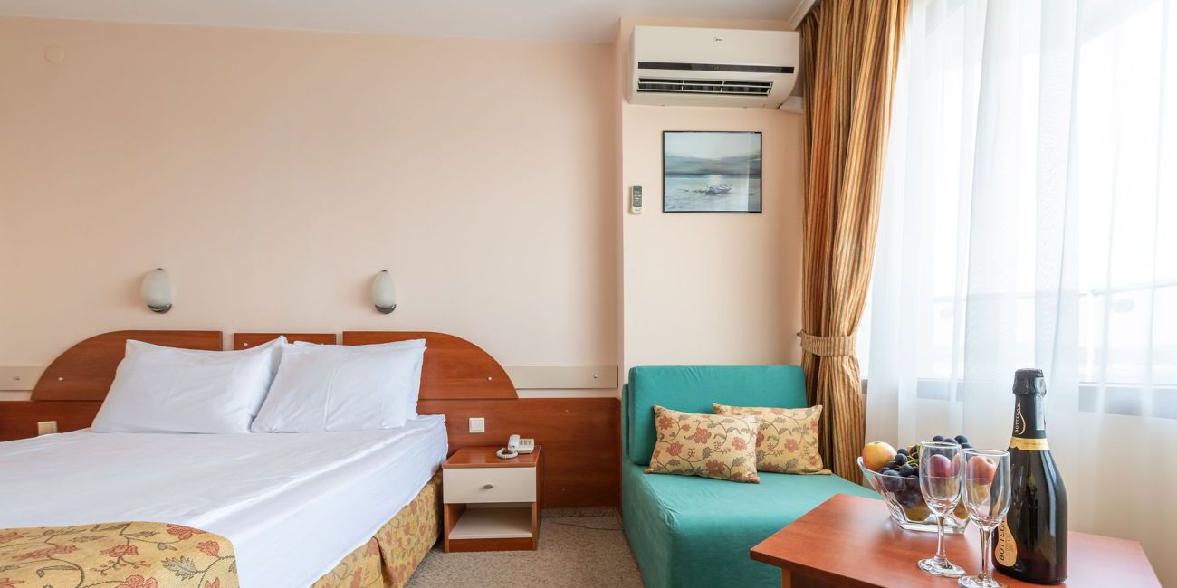 Hotel Burgas Beach 4*  Sunny Beach 