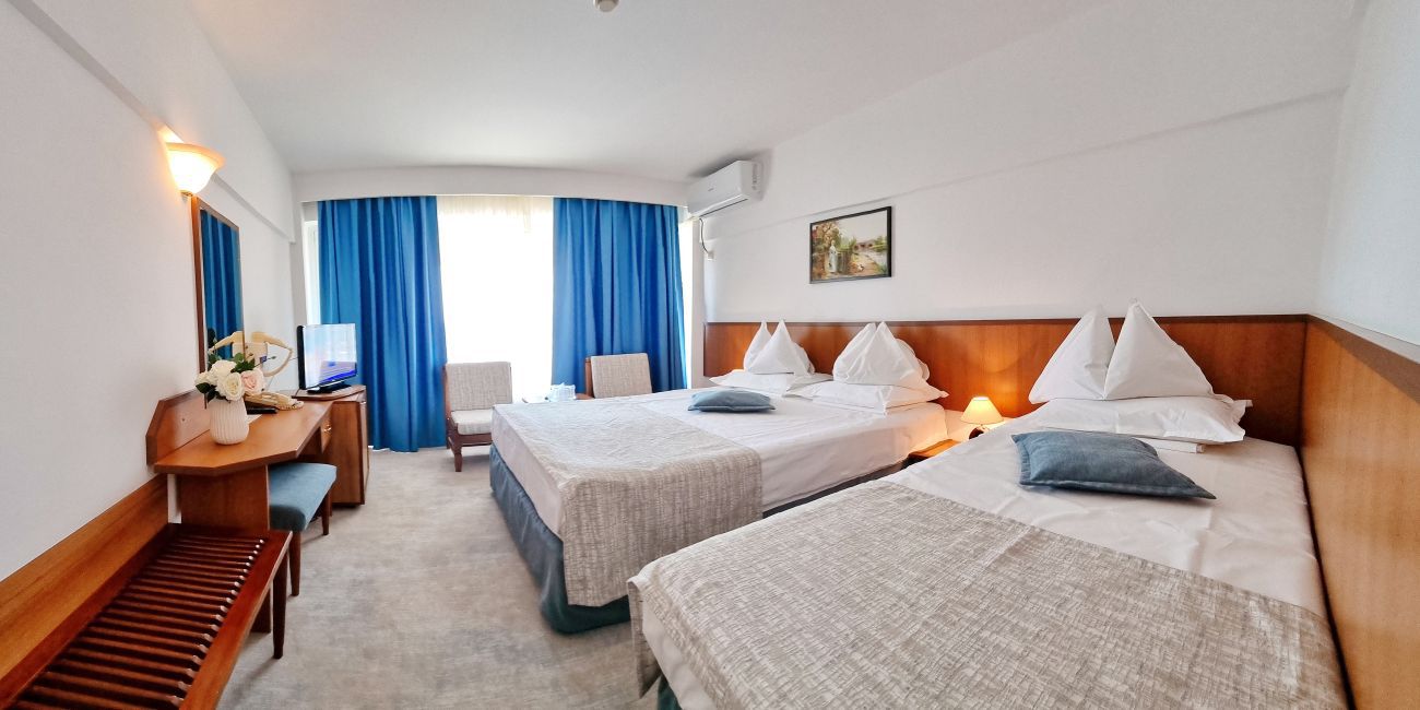 Hotel Condor 4*  Mamaia 