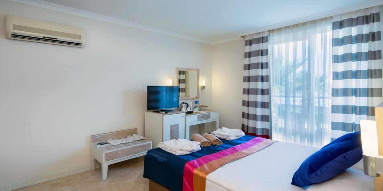 Hotel Crystal Boutique Beach Resort (Adults Only) 5*  Antalya - Belek 