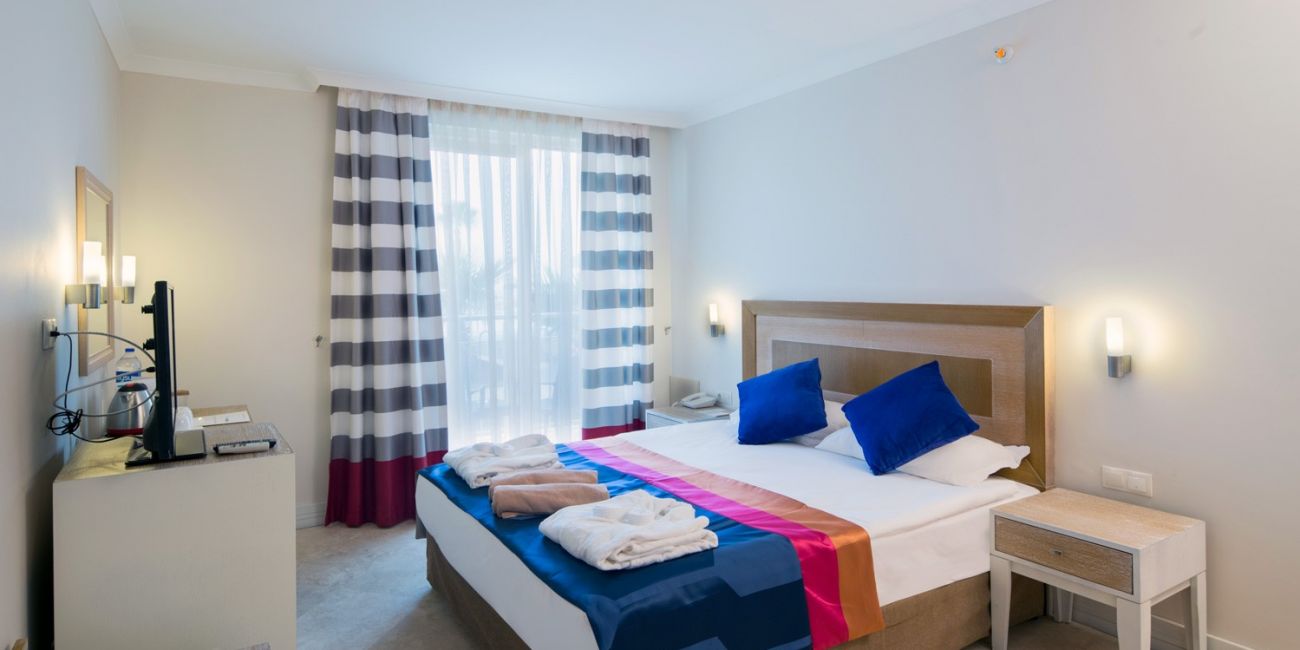 Hotel Crystal Boutique Beach Resort (Adults Only) 5*  Antalya - Belek 