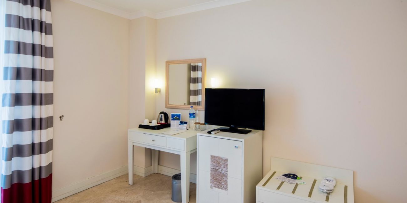 Hotel Crystal Boutique Beach Resort (Adults Only) 5*  Antalya - Belek 
