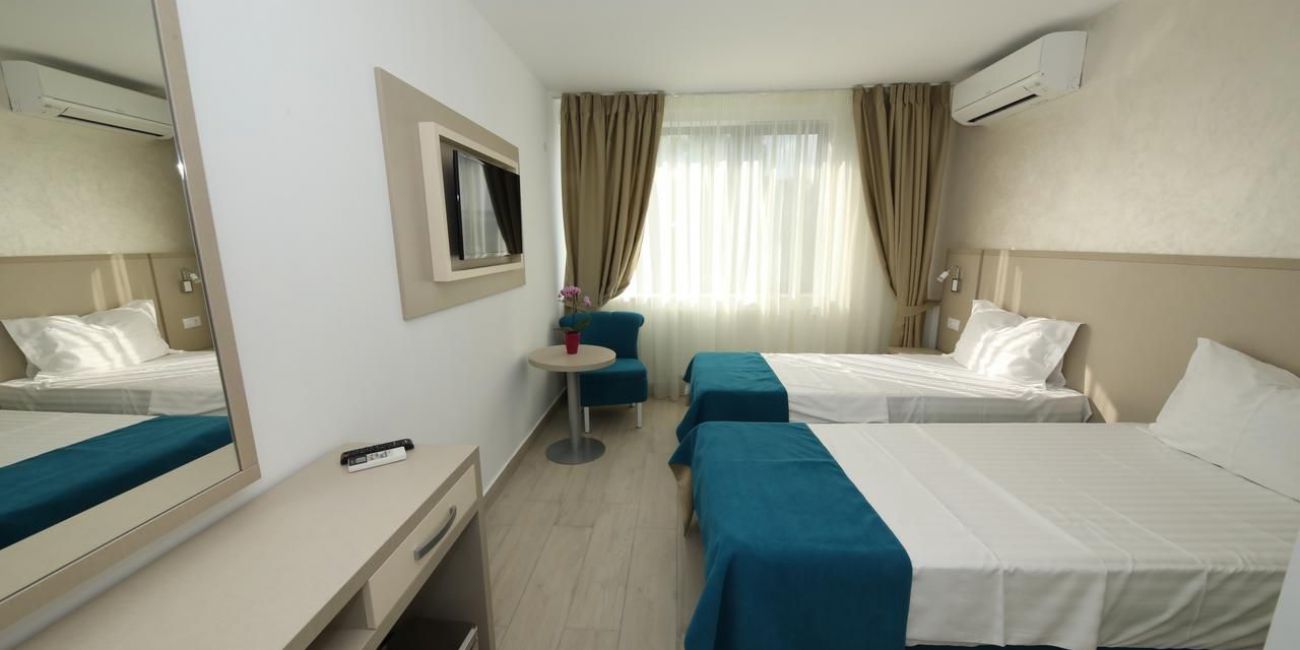 Hotel Delfin 3*  Mamaia 