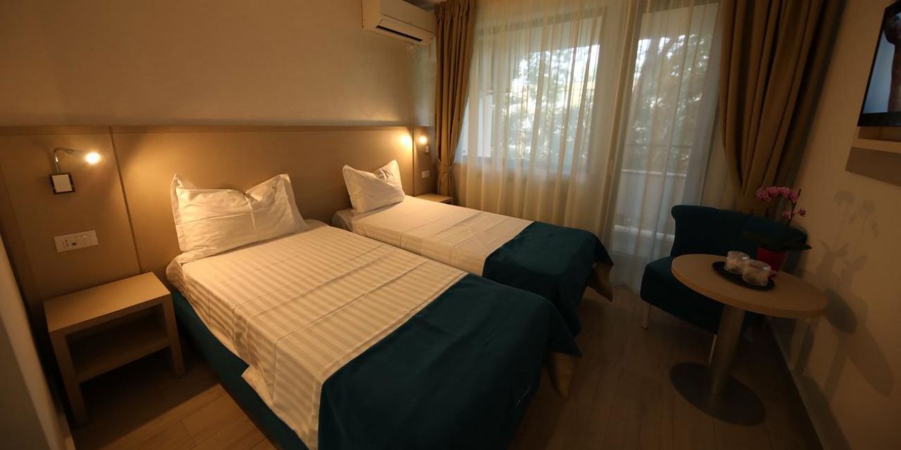 Hotel Delfin 3*  Mamaia 