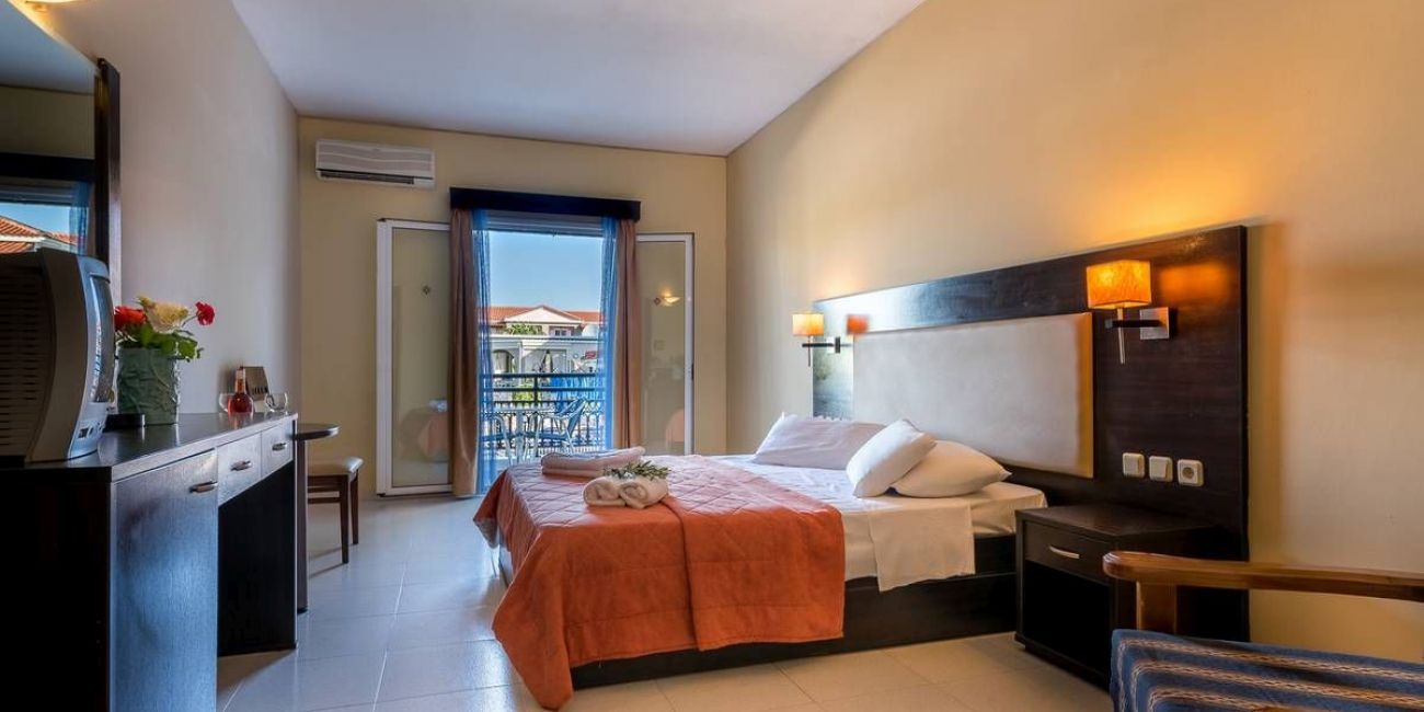 Hotel Dennys Inn 3*  Zakyntos 