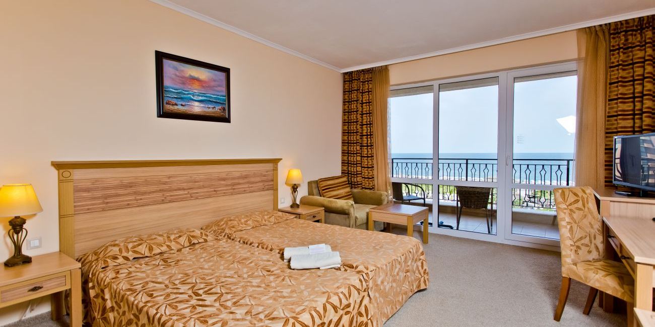 Hotel DIT Majestic Beach Resort 4*  Sunny Beach 