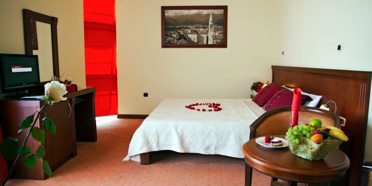 Hotel Dolce Vita 4* Becici 