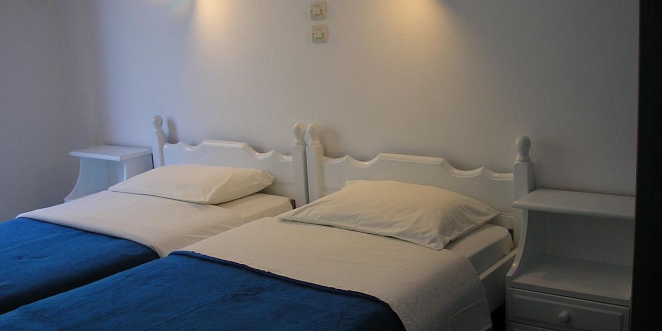 Hotel Finikas 2*  Santorini 