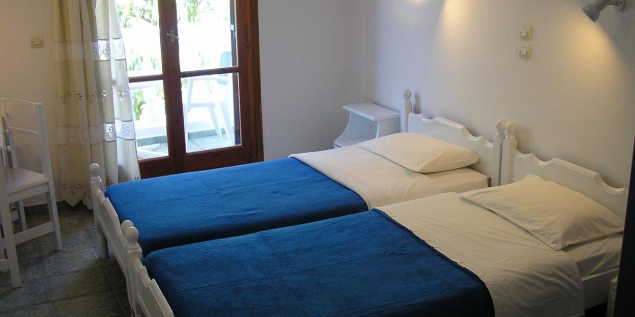 Hotel Finikas 2*  Santorini 