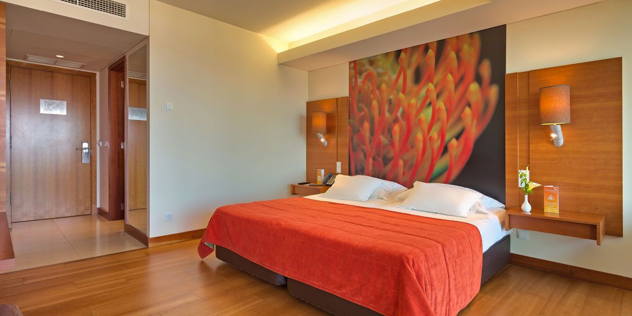 Hotel Four Views Baia 4*  Madeira 