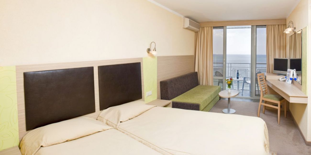 Hotel Gergana 4*  Albena 