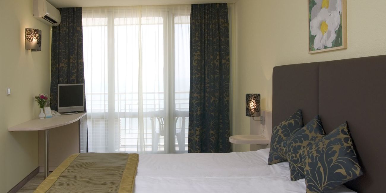 Hotel Gergana 4*  Albena 