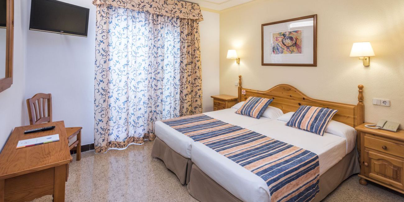 Hotel GHT Neptuno 3* Costa Brava 