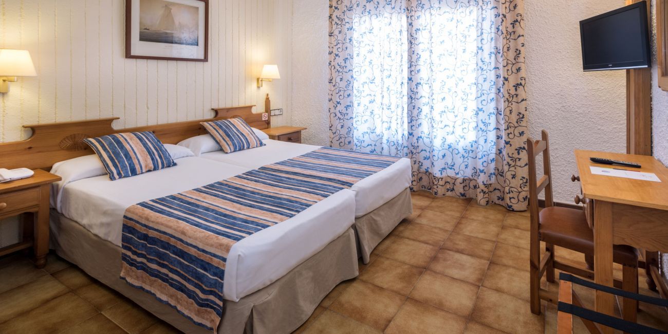 Hotel GHT Neptuno 3* Costa Brava 