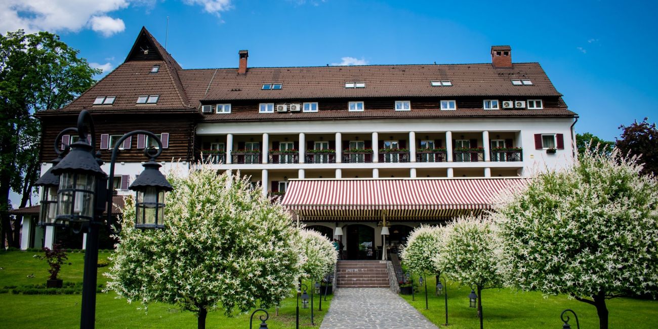 Hotel Gradina Morii 3*  Maramures 