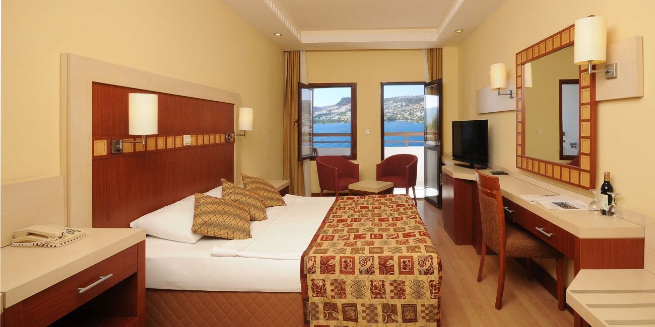 Hotel Green Beach Resort 5*  Bodrum 