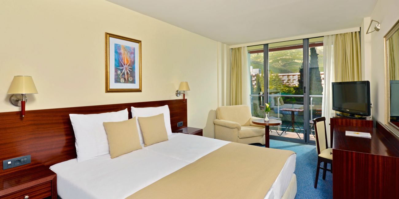 Hotel Iberostar Bellevue 4*  Becici 