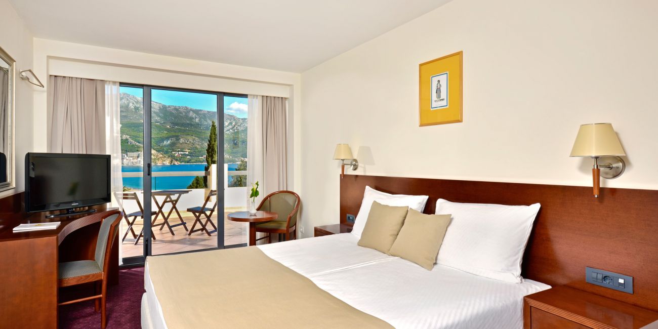 Hotel Iberostar Bellevue 4*  Becici 