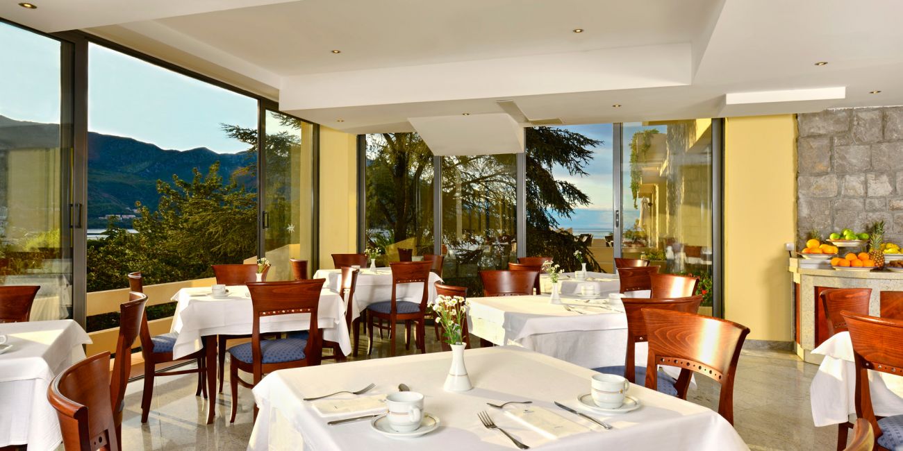 Hotel Iberostar Bellevue 4*  Becici 