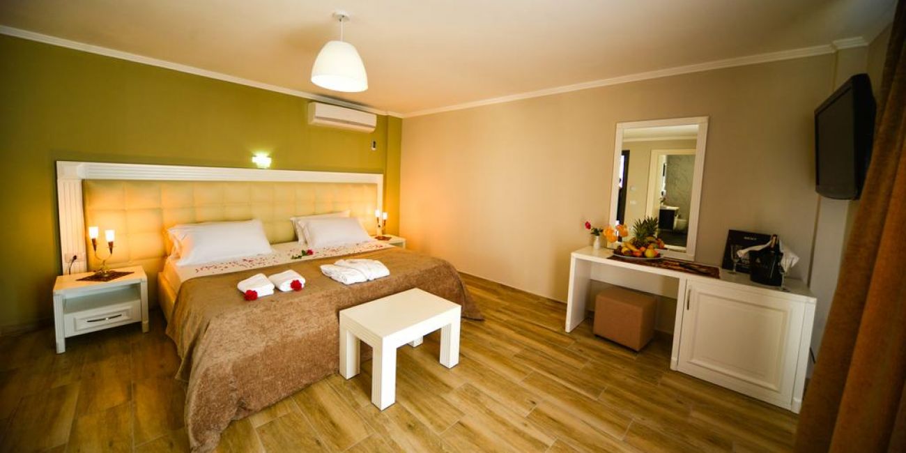 Hotel Klajdi 4* Durres 