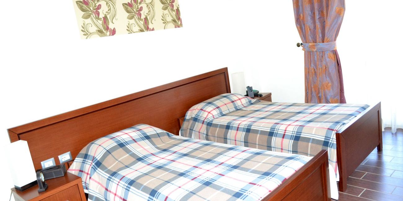 Hotel Leonardo 4* Durres 