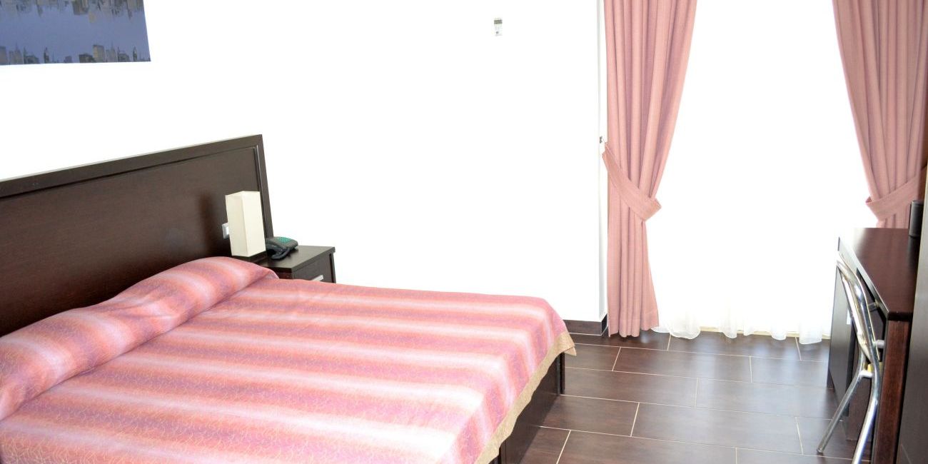 Hotel Leonardo 4* Durres 