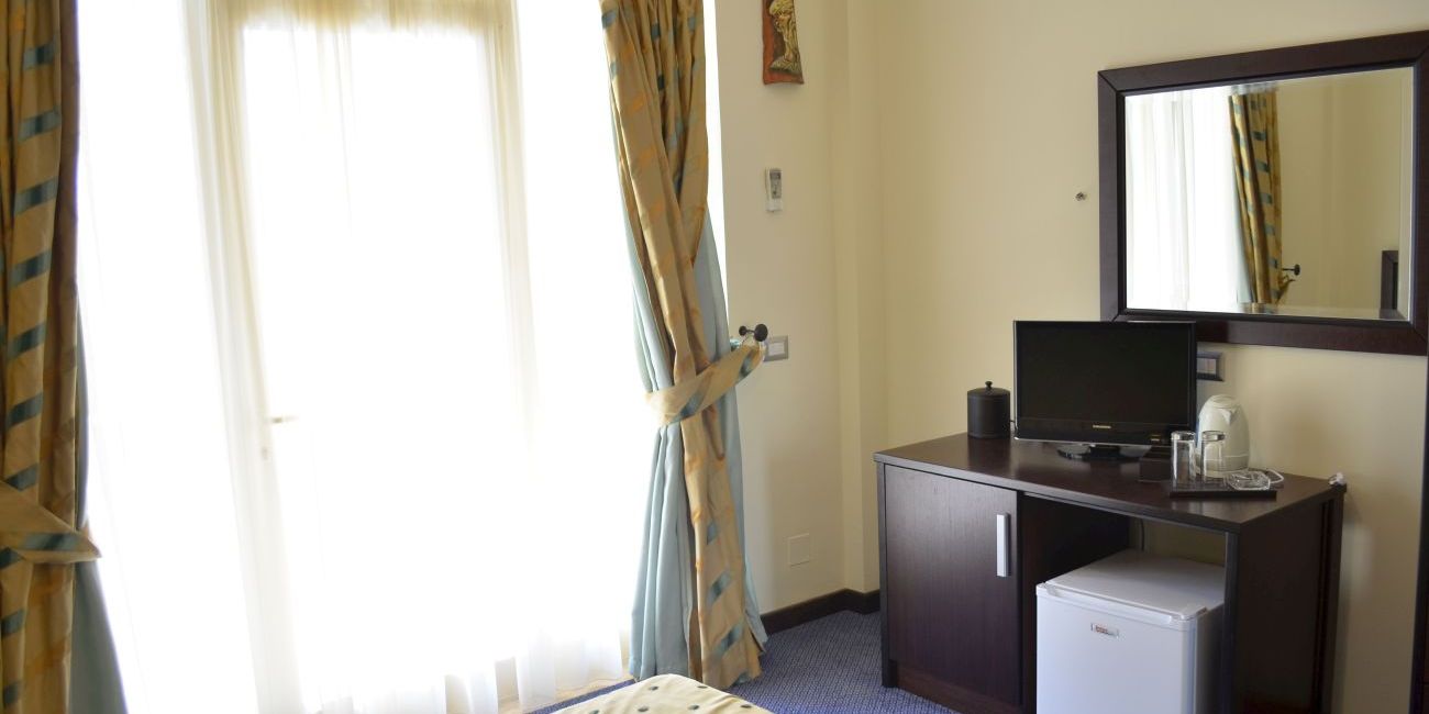 Hotel Leonardo 4* Durres 