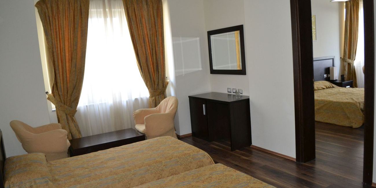 Hotel Leonardo 4* Durres 
