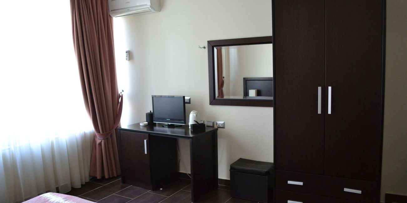 Hotel Leonardo 4* Durres 