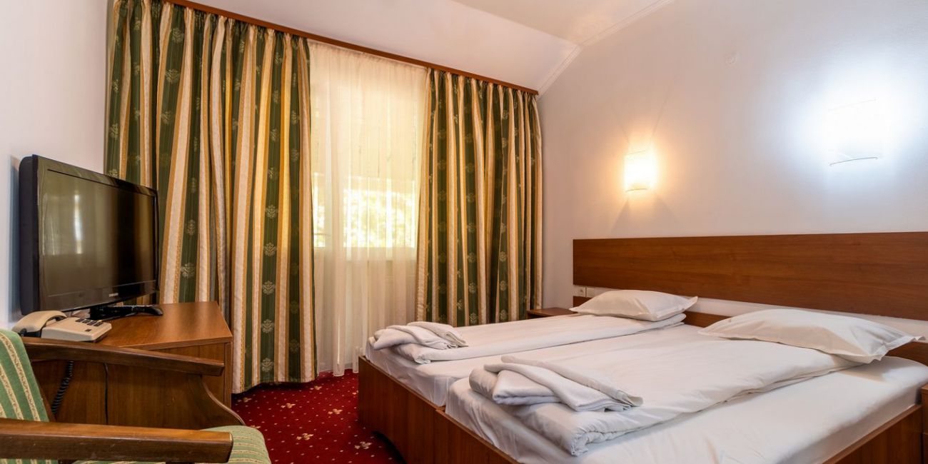 Hotel Livadia 3*  Baile Olanesti 