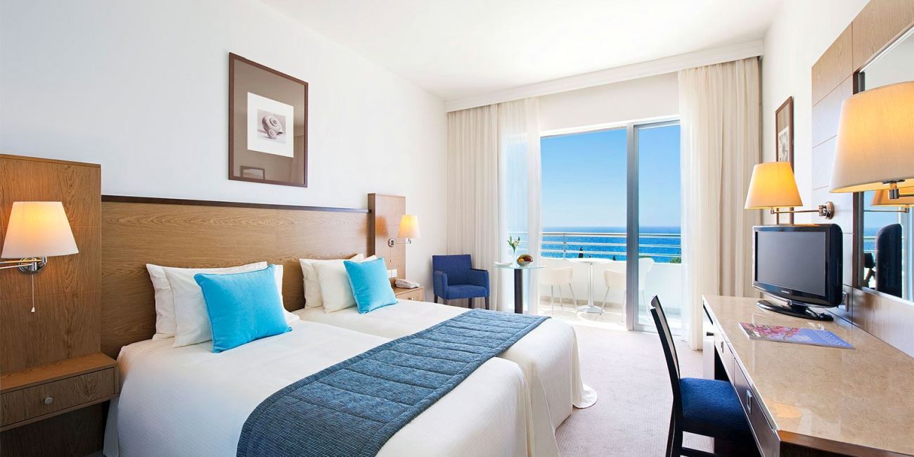 Hotel Mediterranean Beach 4* Limassol 