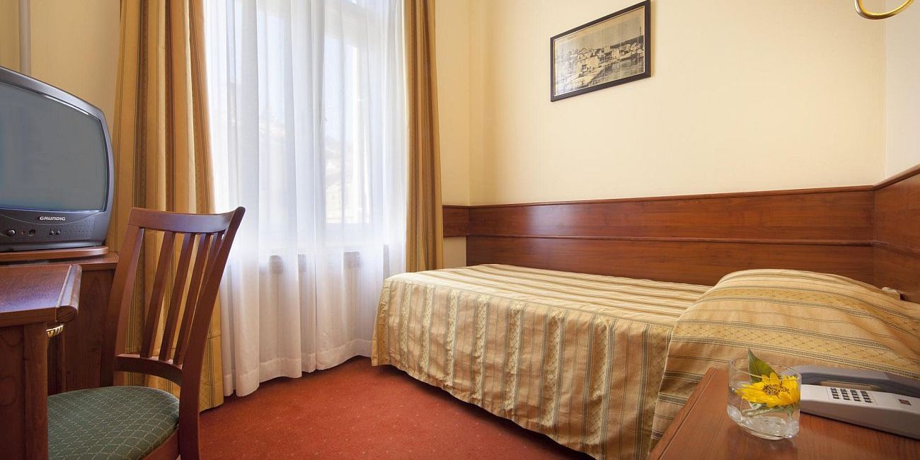 Hotel Palace Bellevue 3*  Opatija 