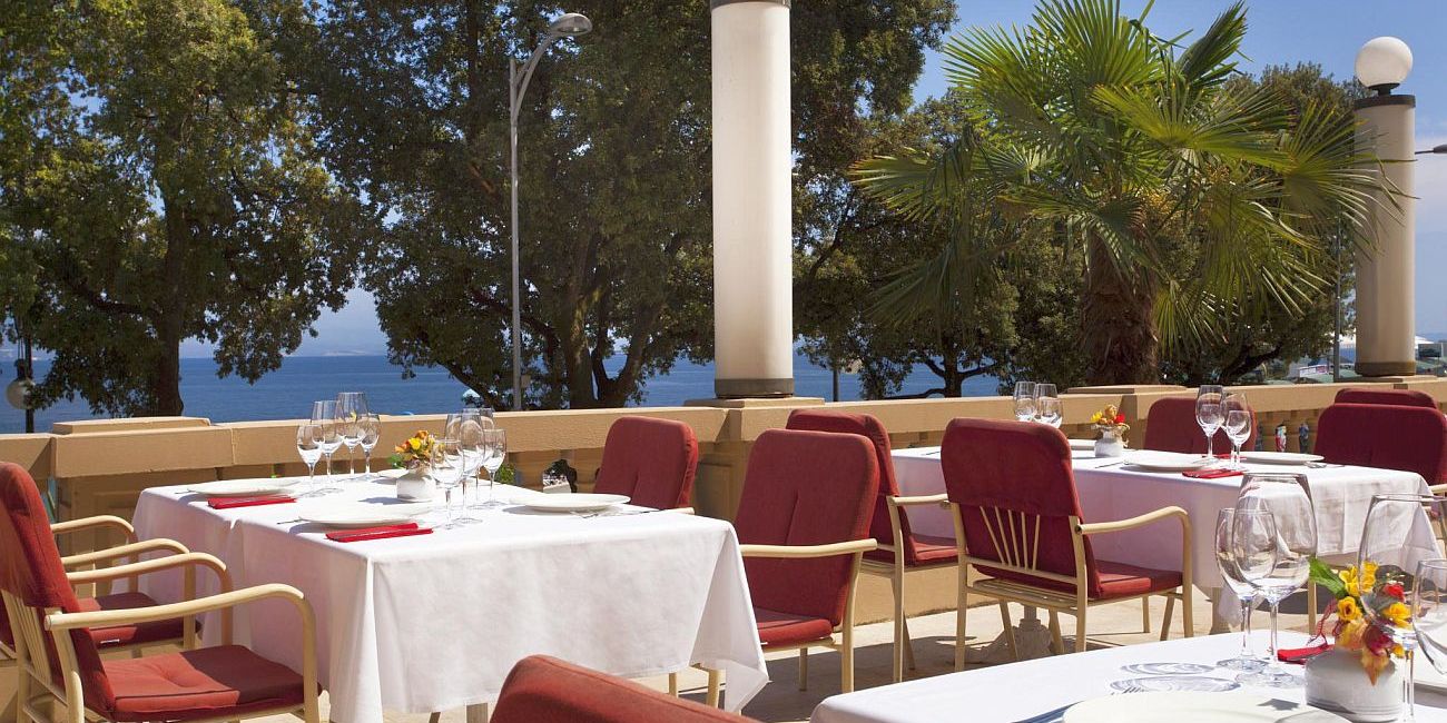 Hotel Palace Bellevue 3*  Opatija 