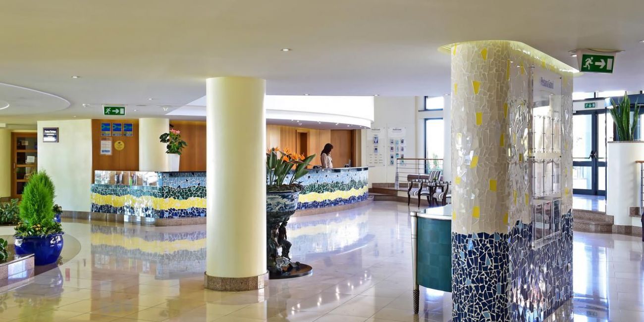 Hotel Pestana Grand Madeira 5*  Madeira 