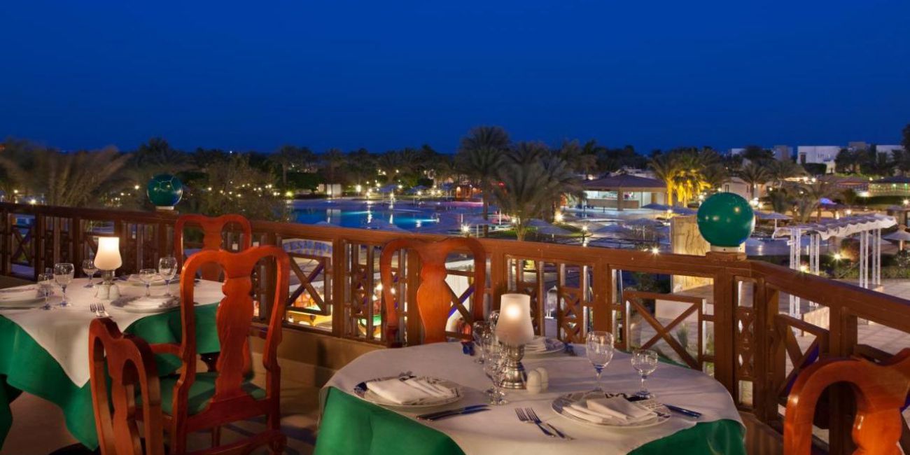 Hotel Pharaoh Azur Resort 4*  Hurghada 